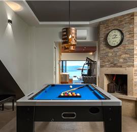 4 Bedroom Villa with Salt Water Pool, Private mini golf course and Rooftop Terrace near Opatija, Sleeps 8